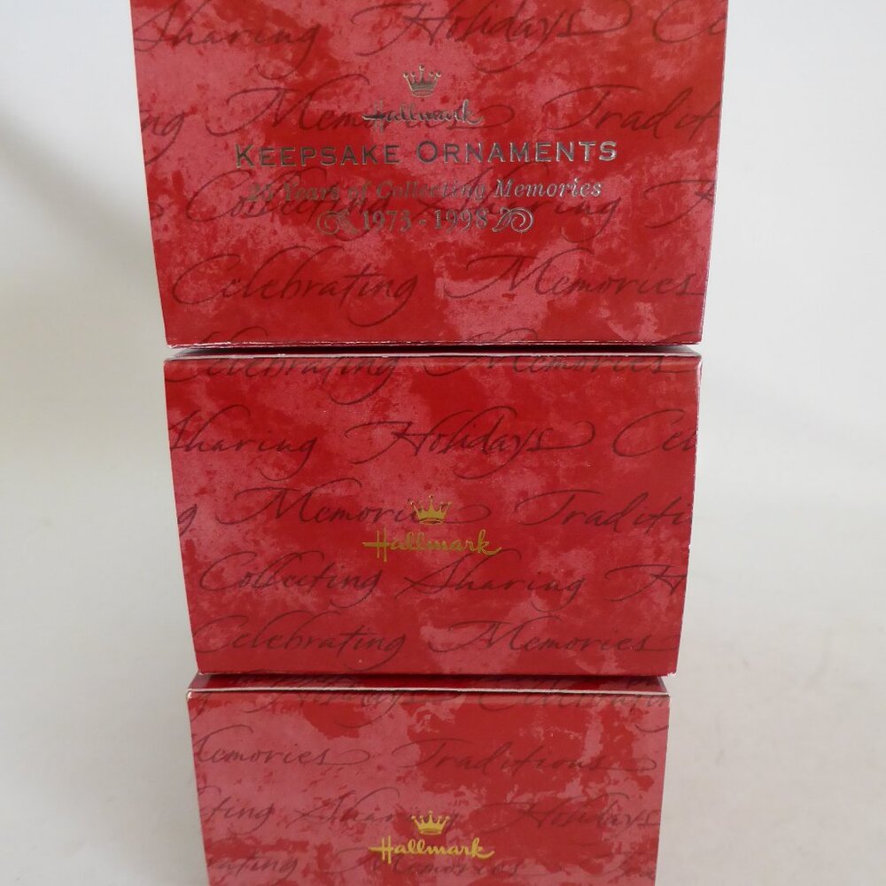 NEW 1997-1999 HALLMARK DISNEY PRINCESS ENCHANTED MEMORIES ORNAMENT LOT OF 3 - Picture 11 of 12